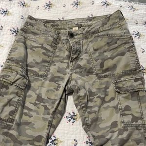 Gap Khaki Camo